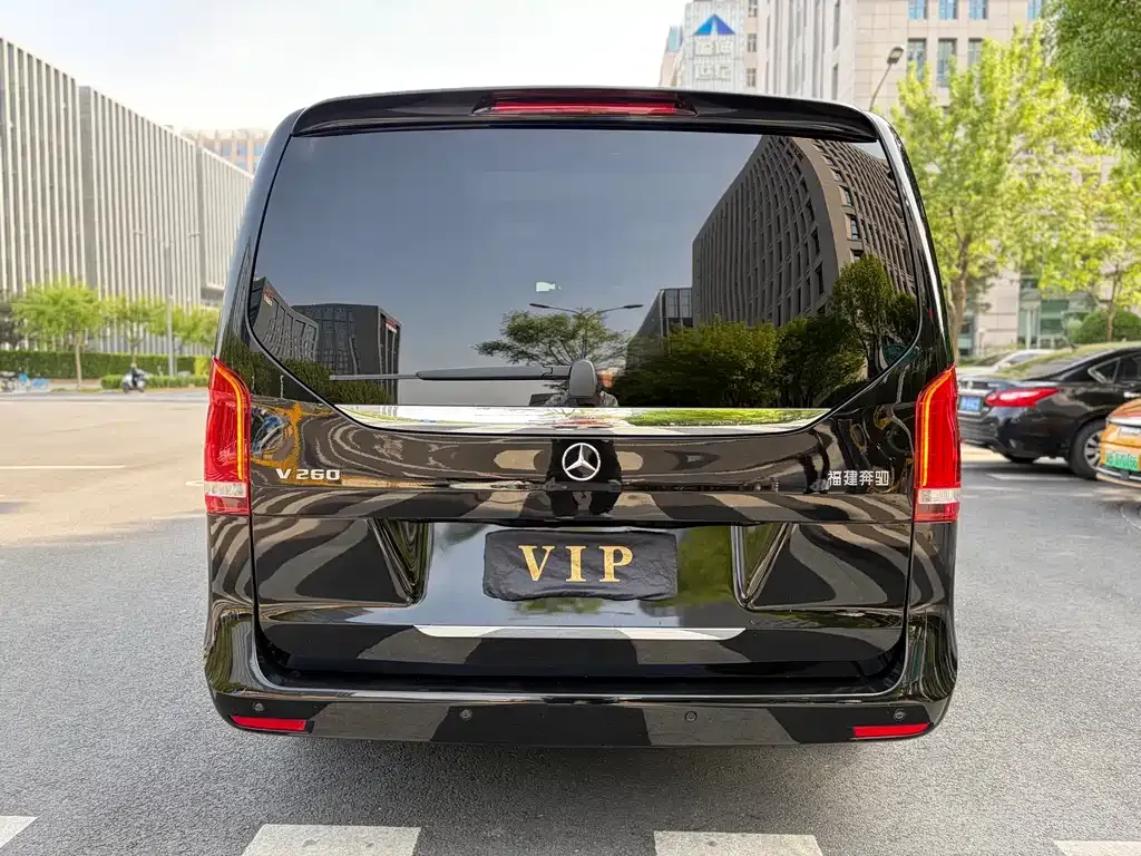 Mercedes-Benz V-Class 2023 из CN, фото 4