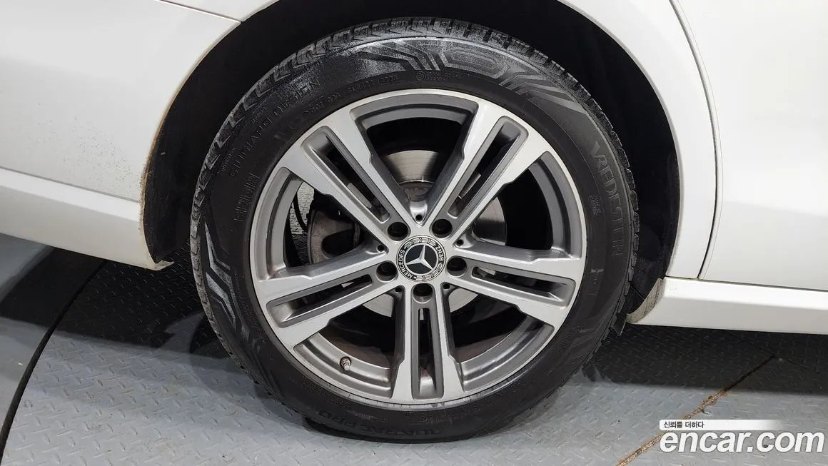 Mercedes-Benz E-Class 2023 из KR, фото 7