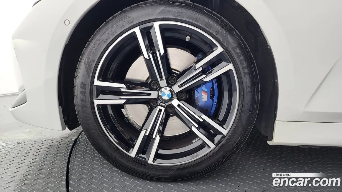 BMW 3-Series 2023 из KR, фото 10