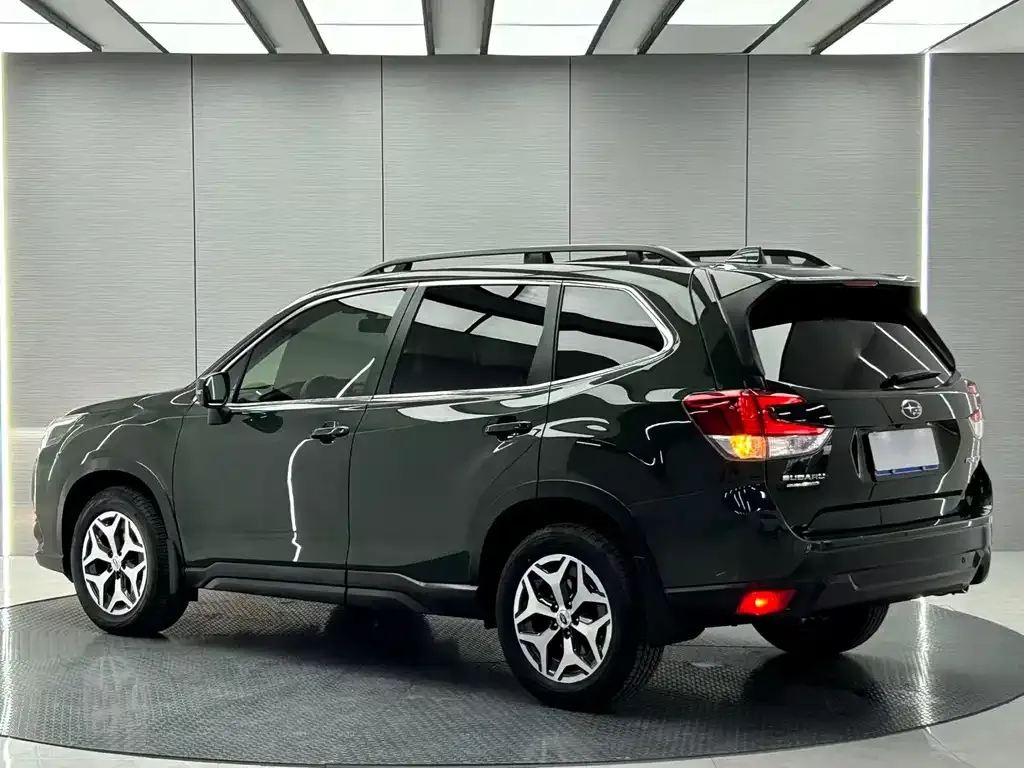 Subaru Forester — фото 2