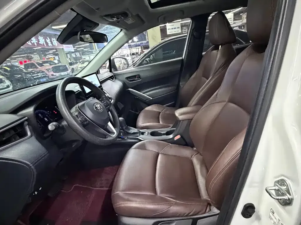 Toyota Frontlander 2023 из CN, фото 6