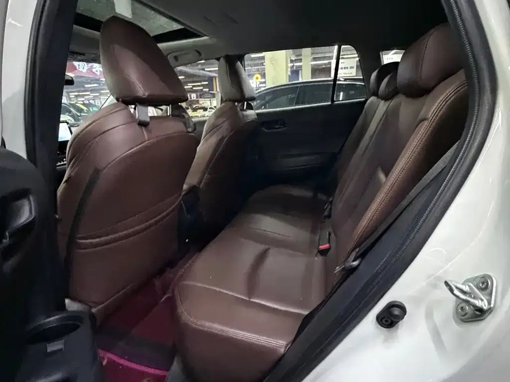 Toyota Frontlander 2023 из CN, фото 10