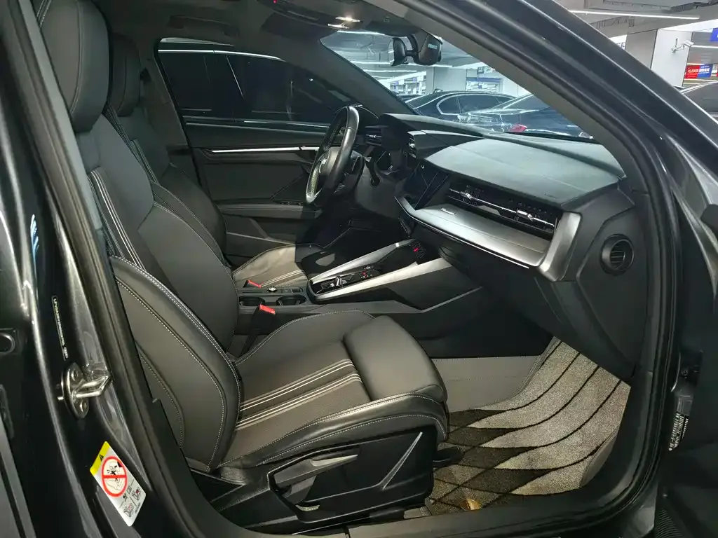 Audi A3 2024 из CN, фото 3