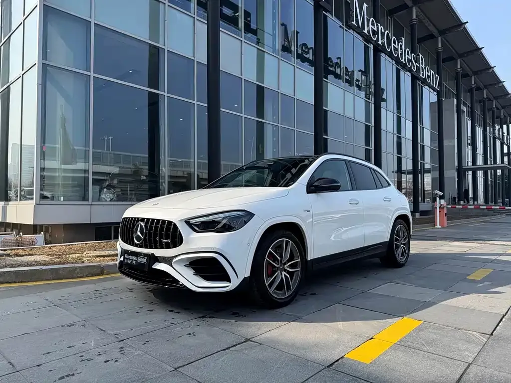 Mercedes-Benz GLA AMG