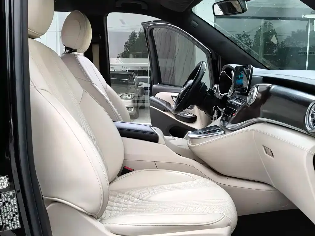Mercedes-Benz V-Class 2022 из CN, фото 2