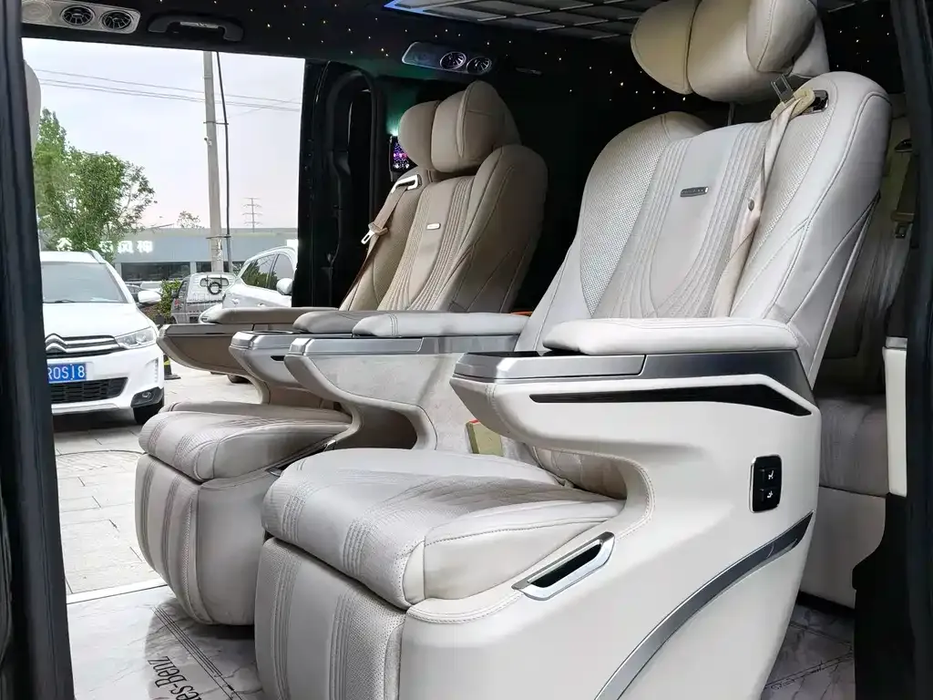 Mercedes-Benz V-Class 2022 из CN, фото 3