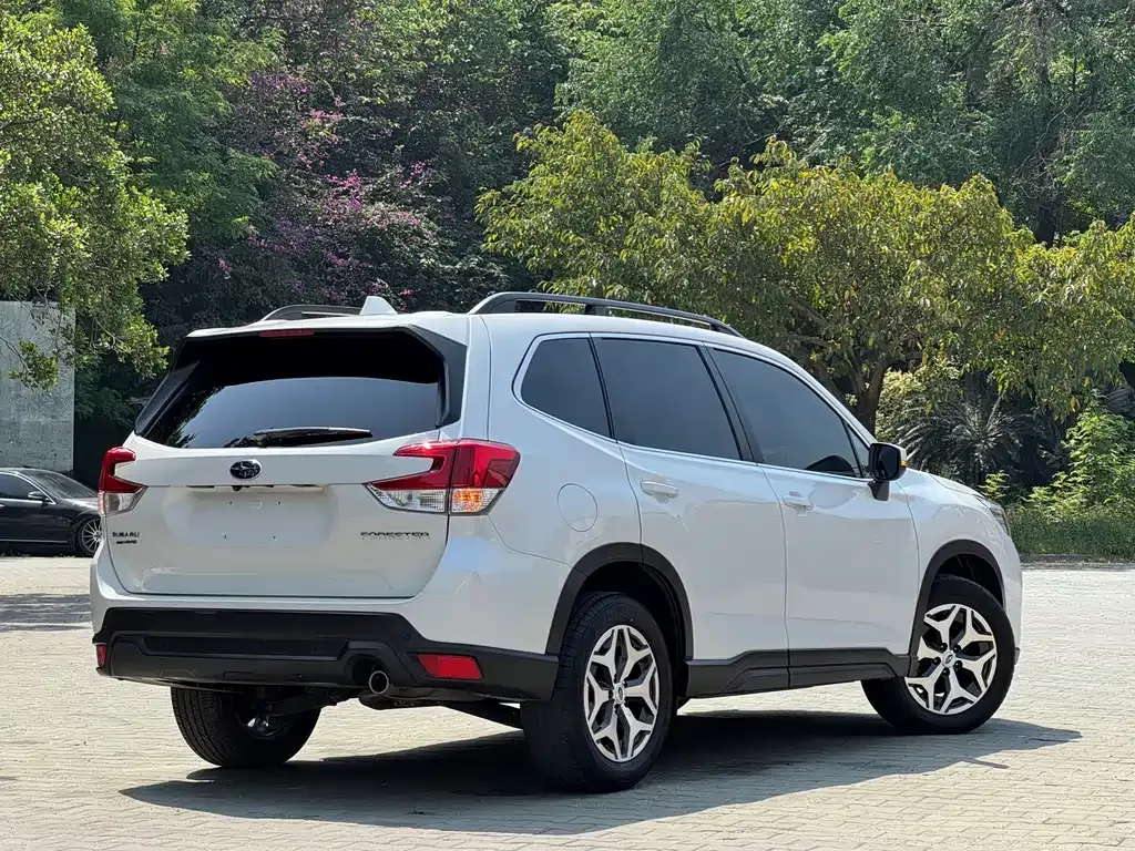 Subaru Forester 2022 из CN, фото 5