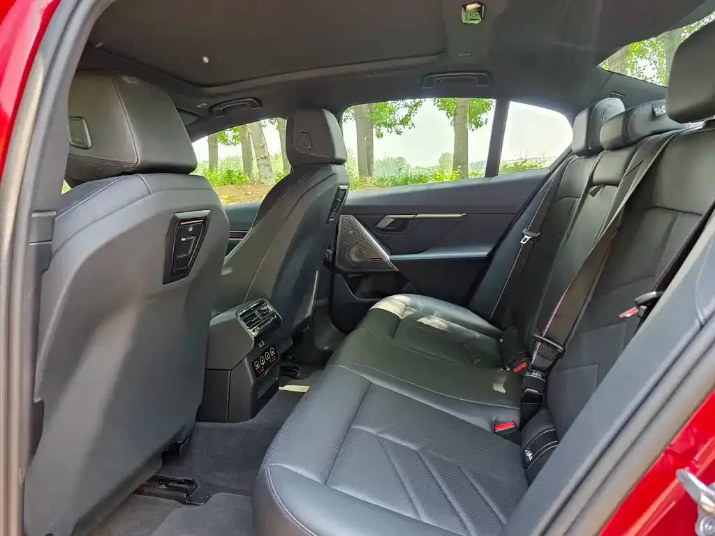 BMW i5 M60 2024 из CN, фото 3
