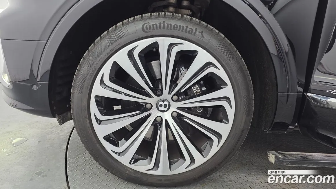Bentley Bentayga 2023 из KR, фото 4