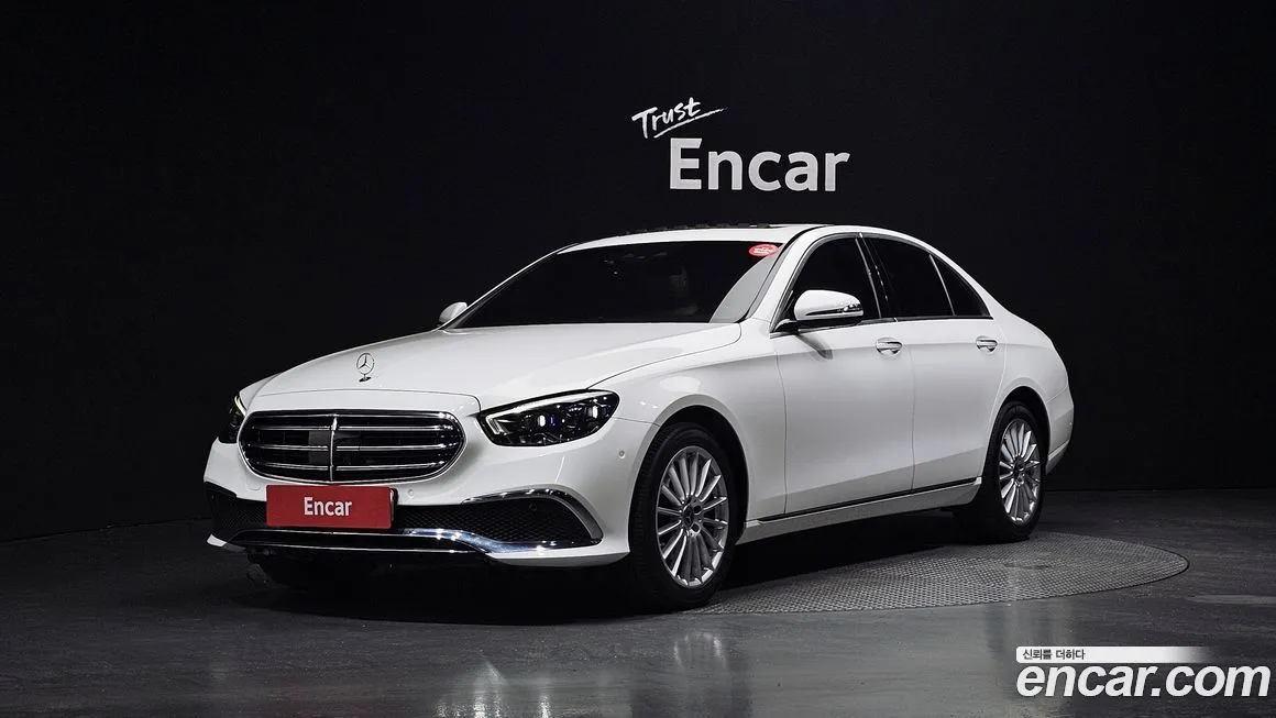 Mercedes-Benz E-Class — фото 1