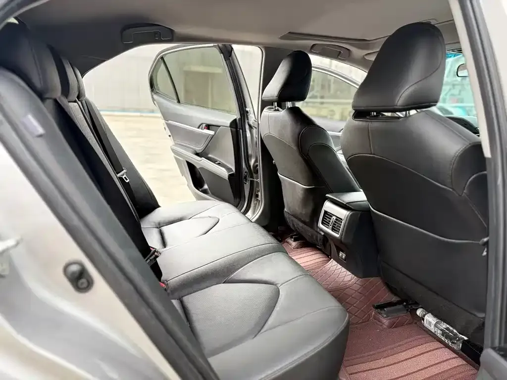 Toyota Camry 2022 из CN, фото 2