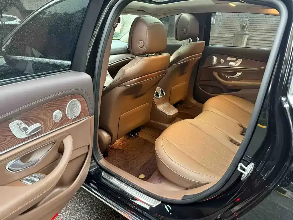 Mercedes-Benz E-Class 2023 из CN, фото 4