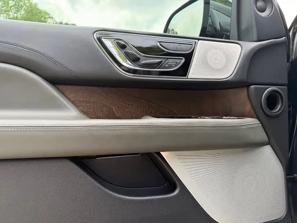 Lincoln Navigator 2023 из CN, фото 3