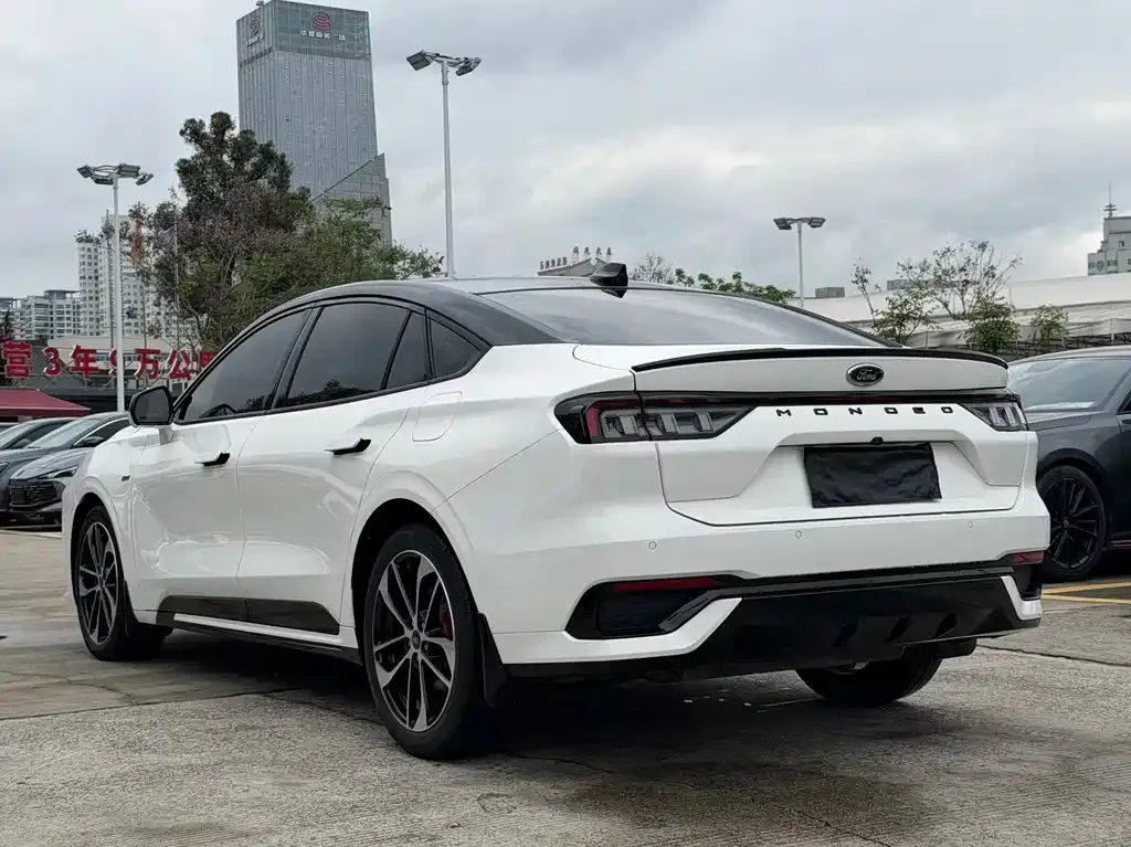 Ford Mondeo 2023 из CN, фото 9