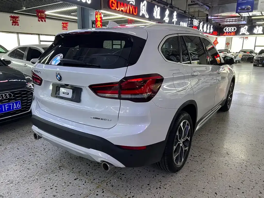 BMW X1 — фото 9