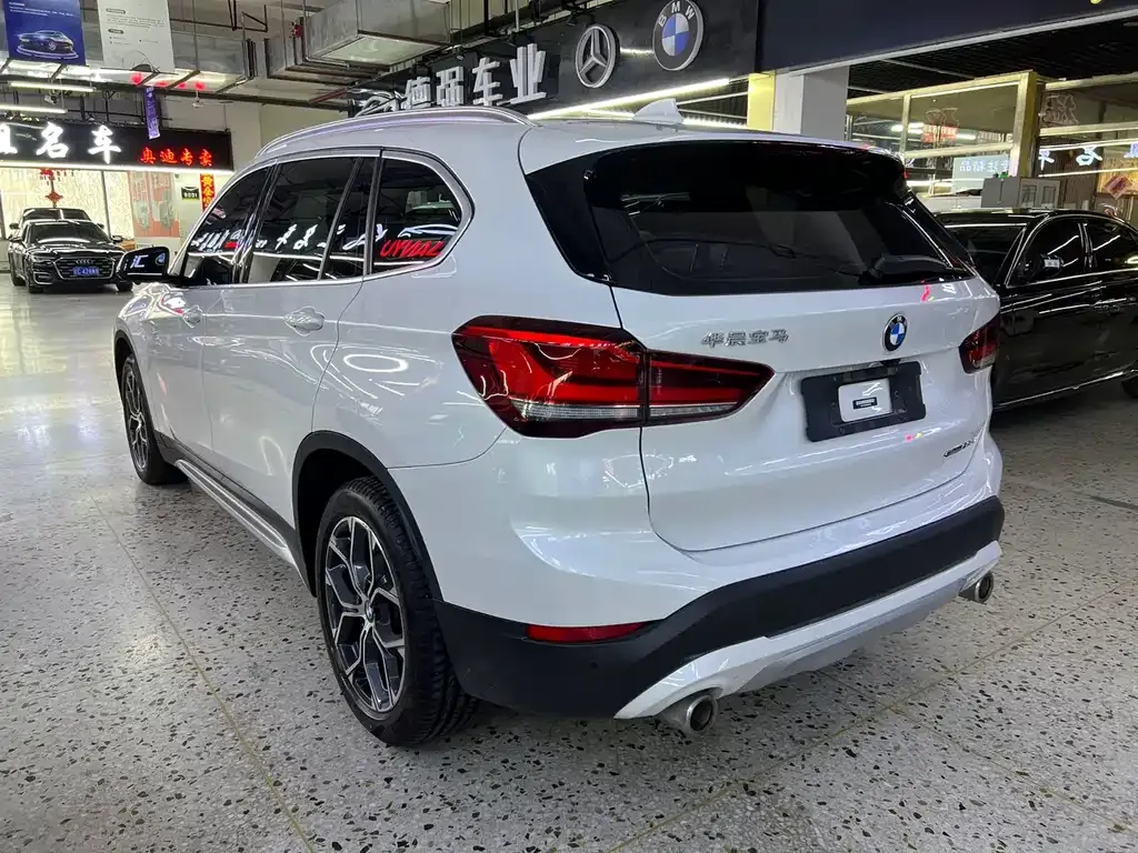 BMW X1 — фото 10