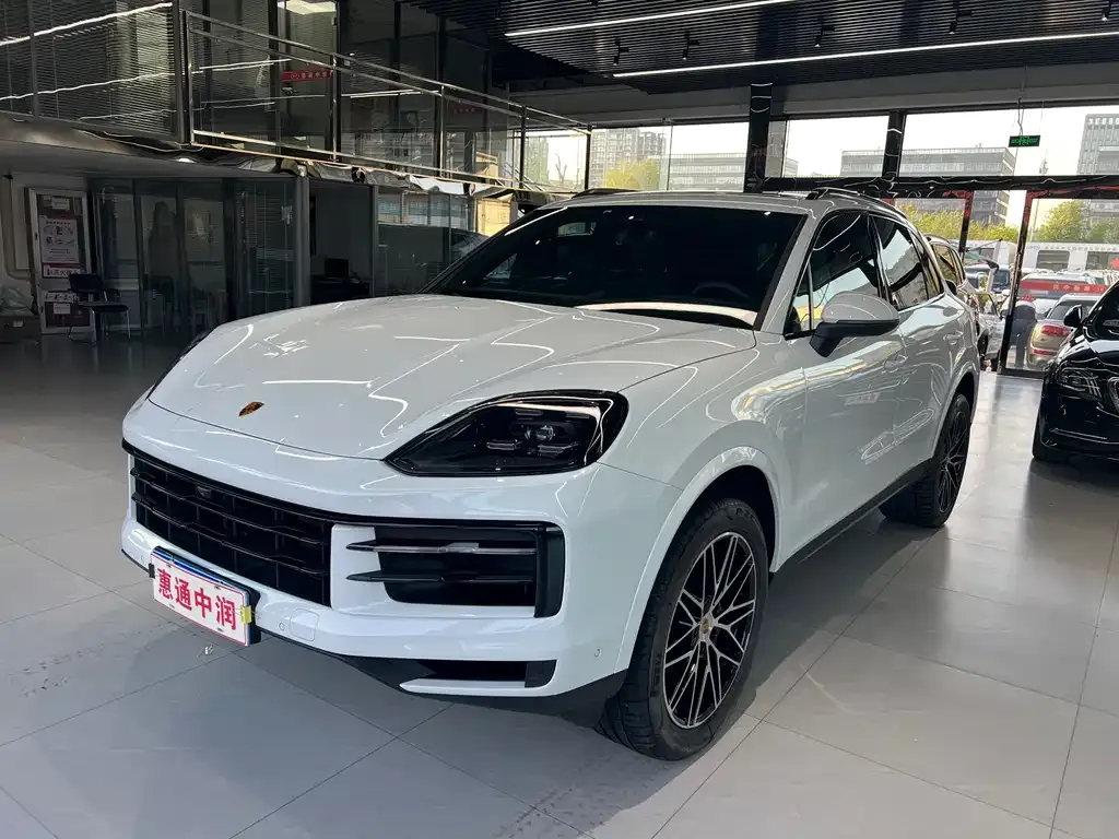 Porsche Cayenne — фото 1