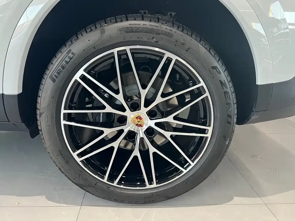 Porsche Cayenne — фото 2