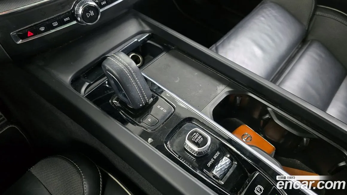 Volvo XC60 2021 из KR, фото 8