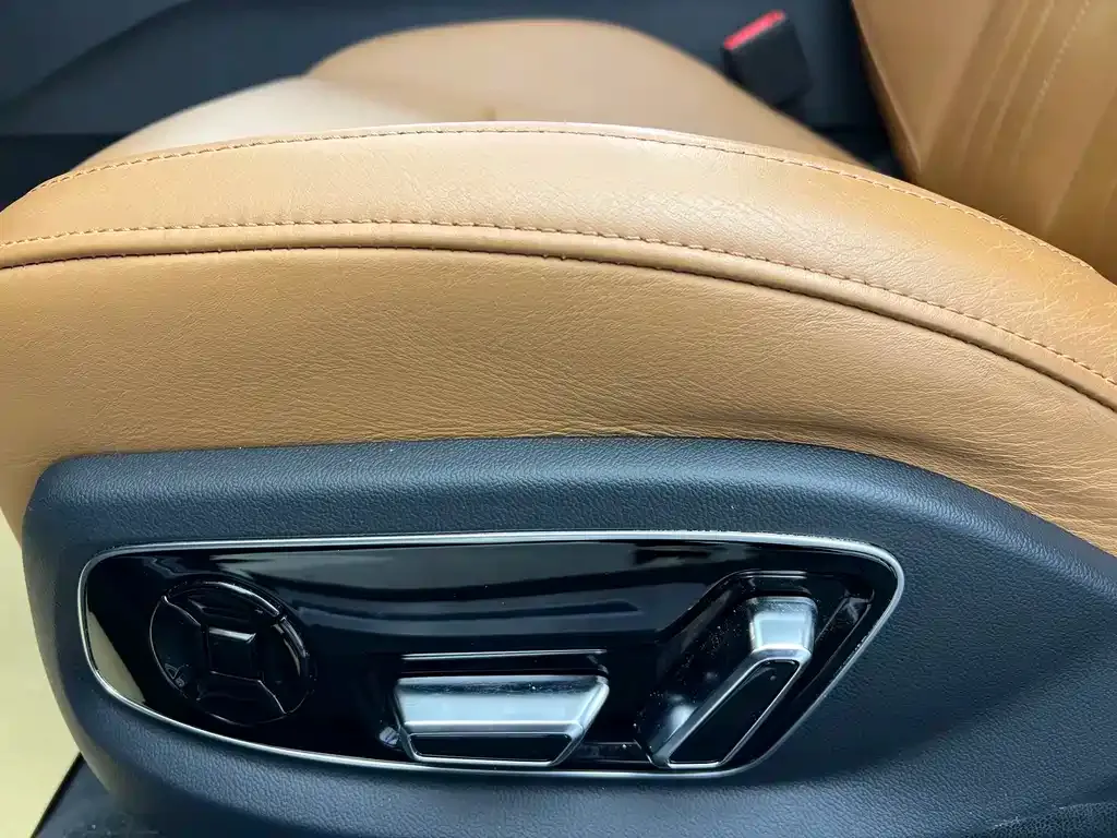 Audi A8 2023 из CN, фото 10
