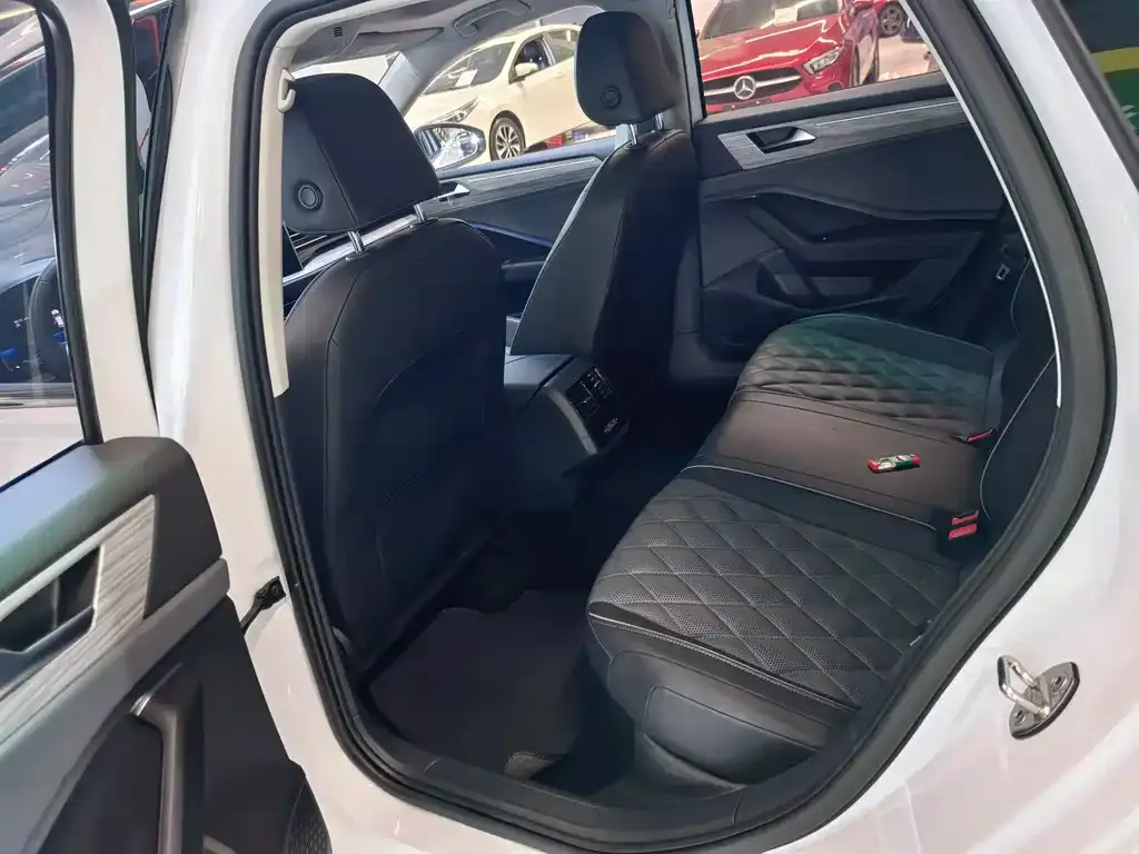 Volkswagen Sagitar 2023 из CN, фото 9