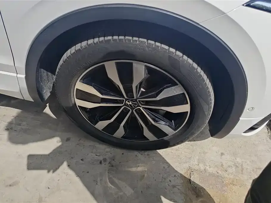 Volkswagen Tiguan L 2022 из CN, фото 3