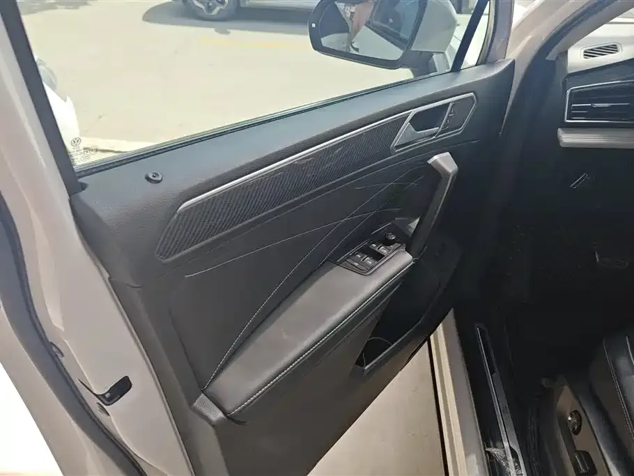 Volkswagen Tiguan L 2022 из CN, фото 9