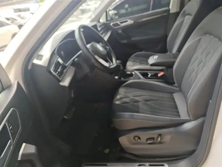 Volkswagen Tiguan L 2022 из CN, фото 2