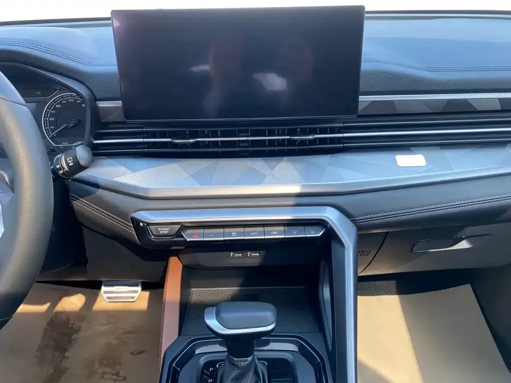 Geely Vision X6 2022 из CN, фото 10