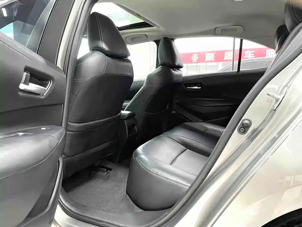 Toyota Corolla 2023 из CN, фото 10