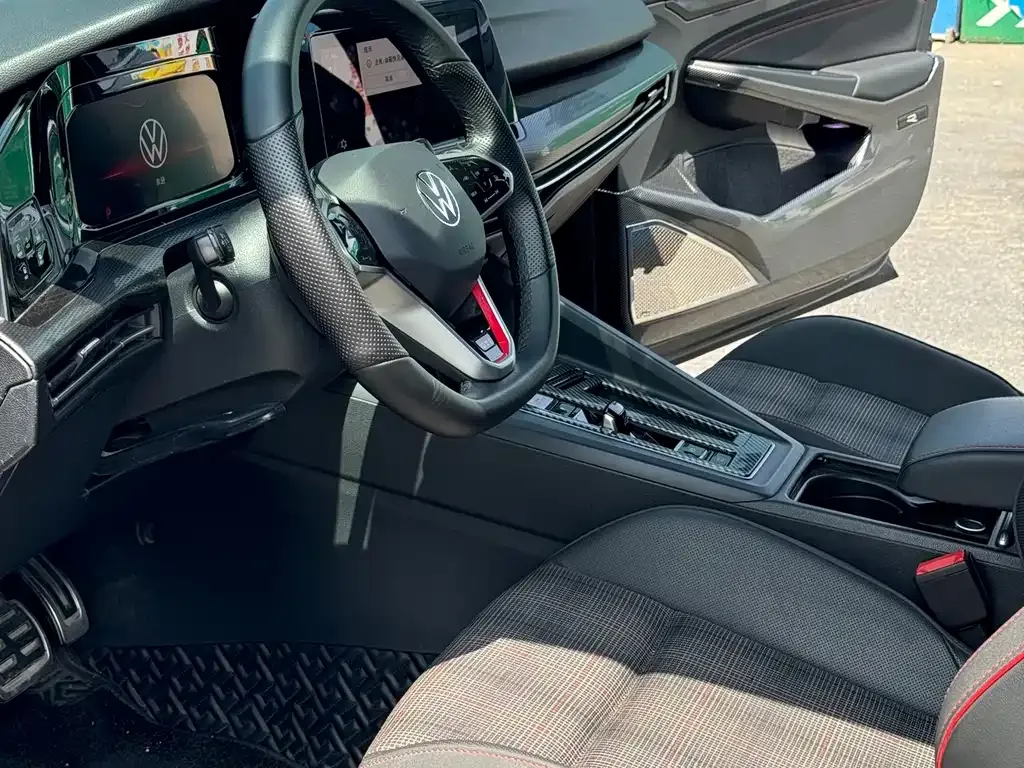 Volkswagen Golf GTI 2023 из CN, фото 3