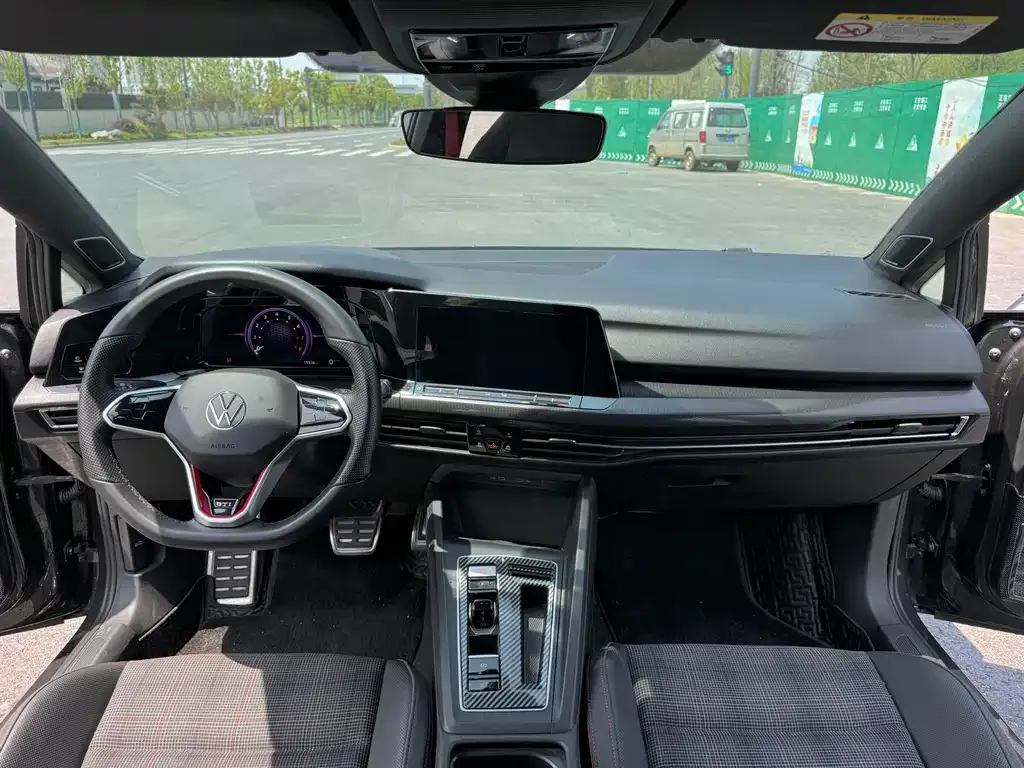 Volkswagen Golf GTI 2023 из CN, фото 6