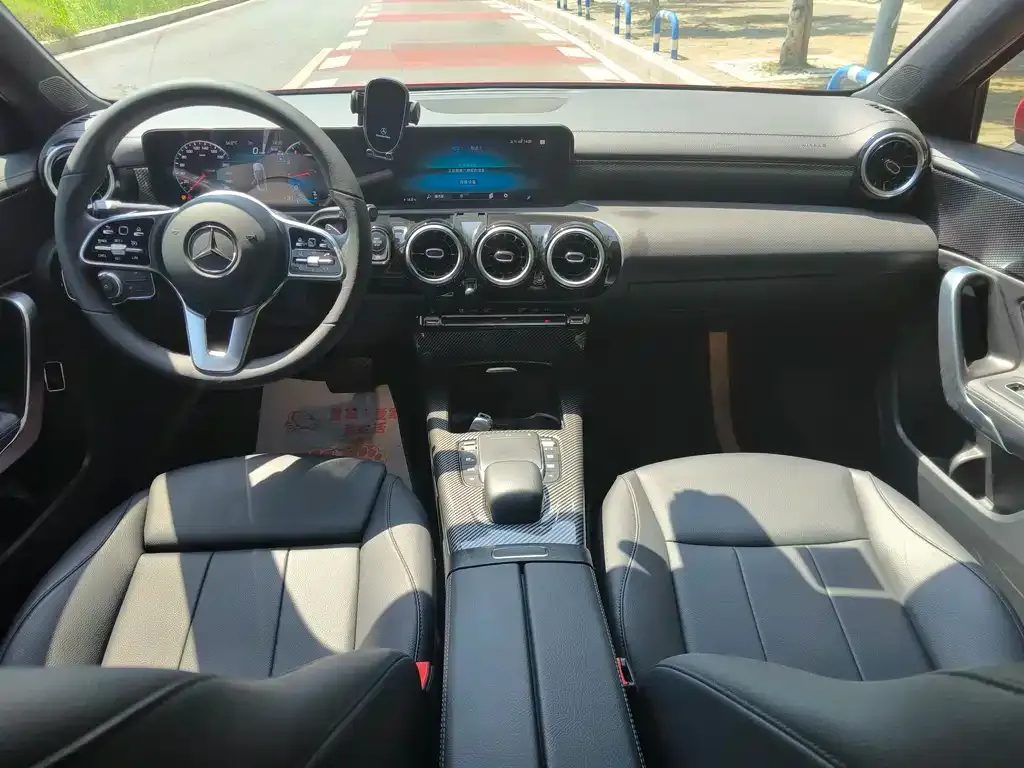 Mercedes-Benz A-Class 2023 из CN, фото 7