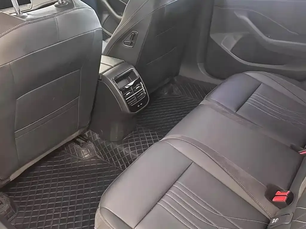 Volkswagen Magotan 2025 из CN, фото 4