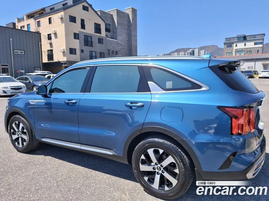 Kia Sorento — фото 5