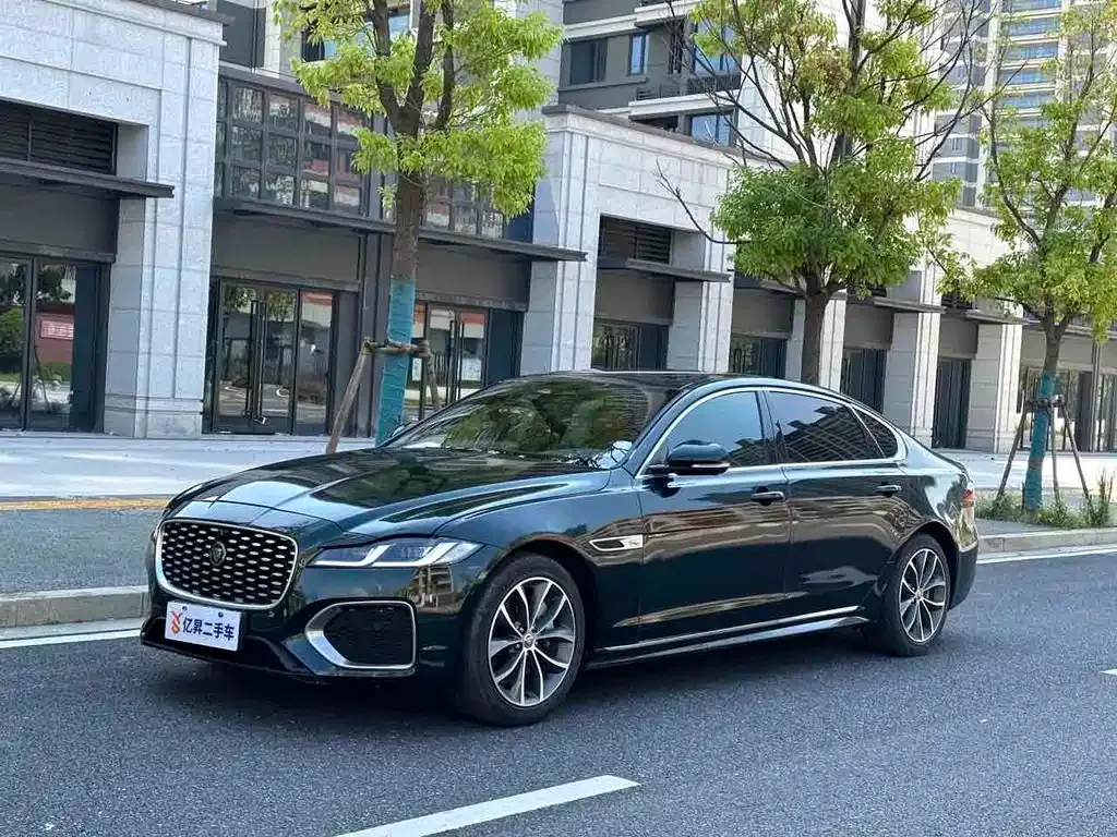 Jaguar XFL — фото 1