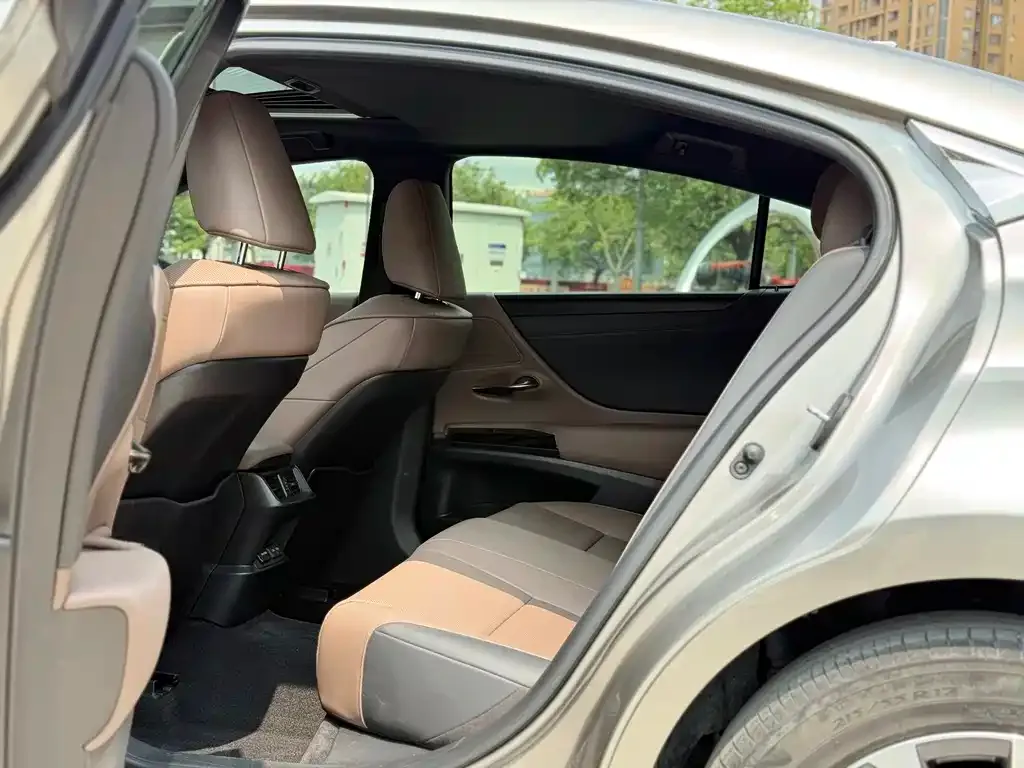 Lexus ES 2022 из CN, фото 3