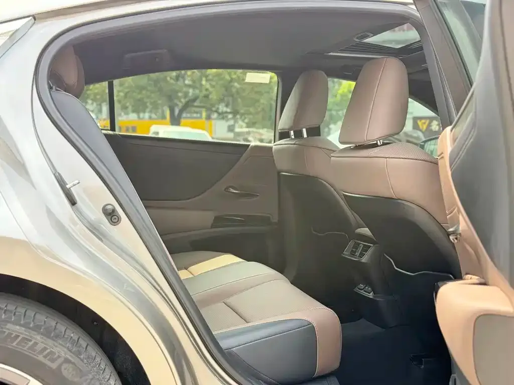 Lexus ES 2022 из CN, фото 5