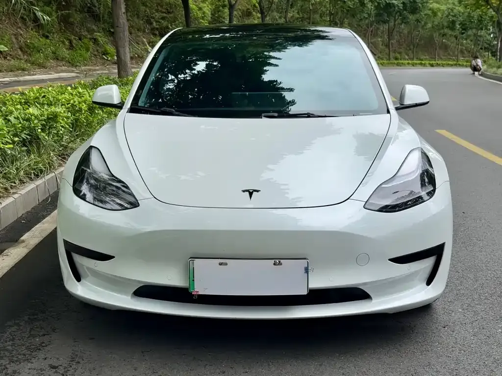 Tesla Model 3 — фото 7