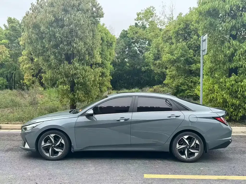 Hyundai Elantra 2023 из CN, фото 10