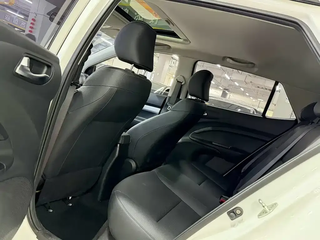 Kia KX1 2022 из CN, фото 2