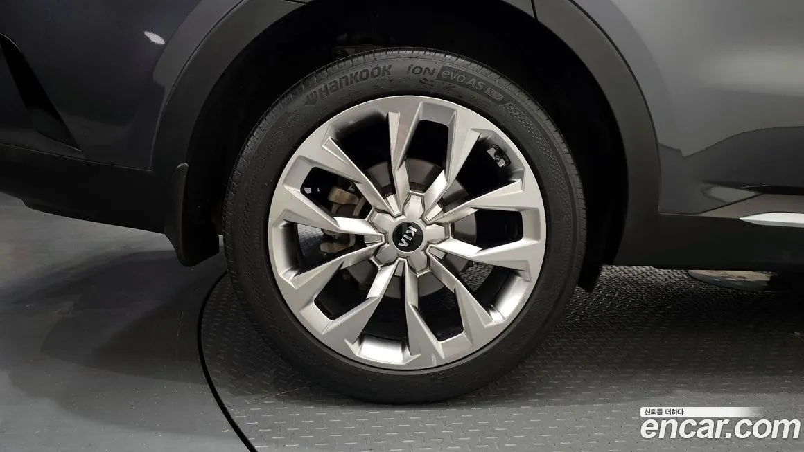 Kia Sorento — фото 4
