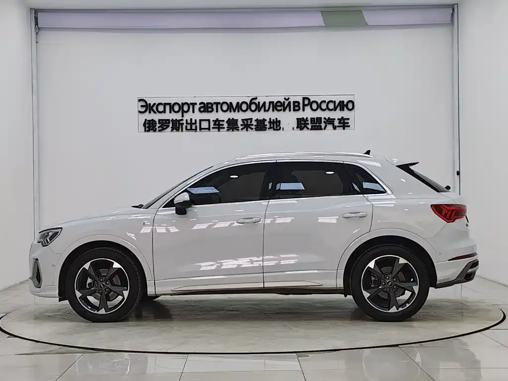 Audi Q3 2023 из CN, фото 2