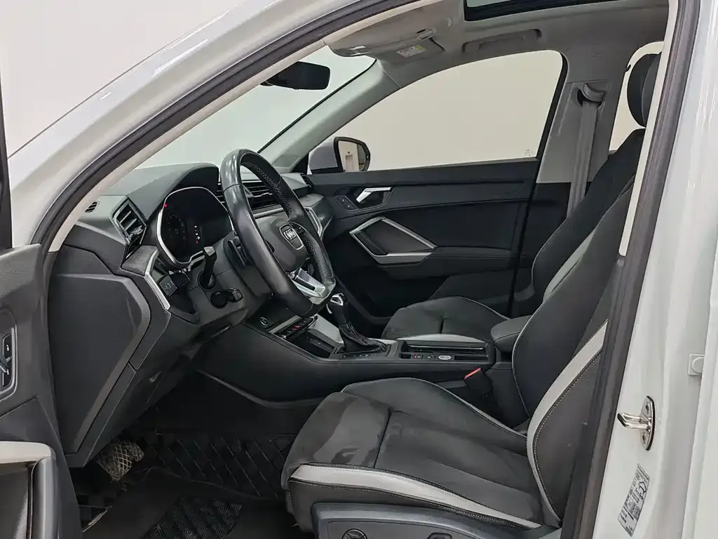 Audi Q3 2023 из CN, фото 6