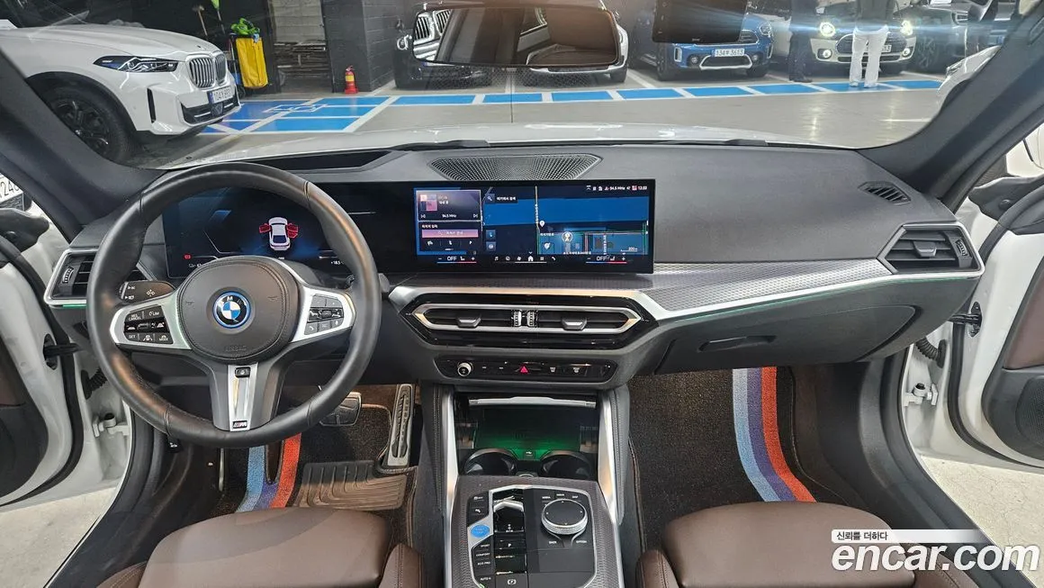 BMW i4 — фото 8
