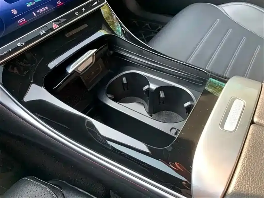 Mercedes-Benz C-Class 2023 из CN, фото 3