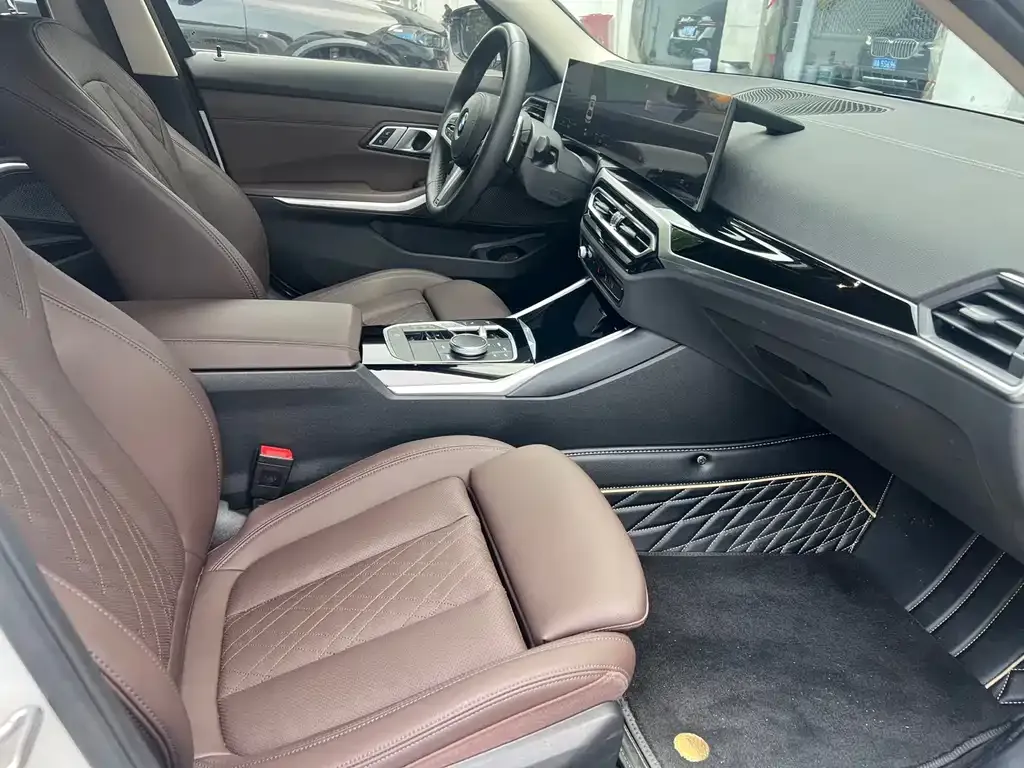 BMW 3 Series 2023 из CN, фото 3