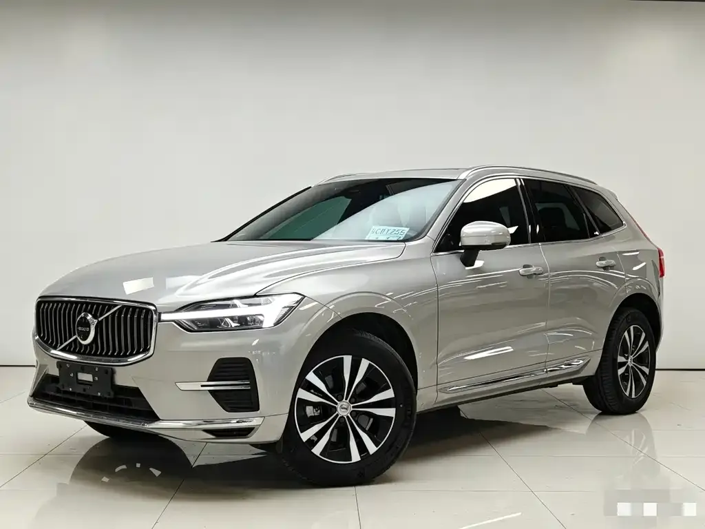 Volvo XC60 — фото 1