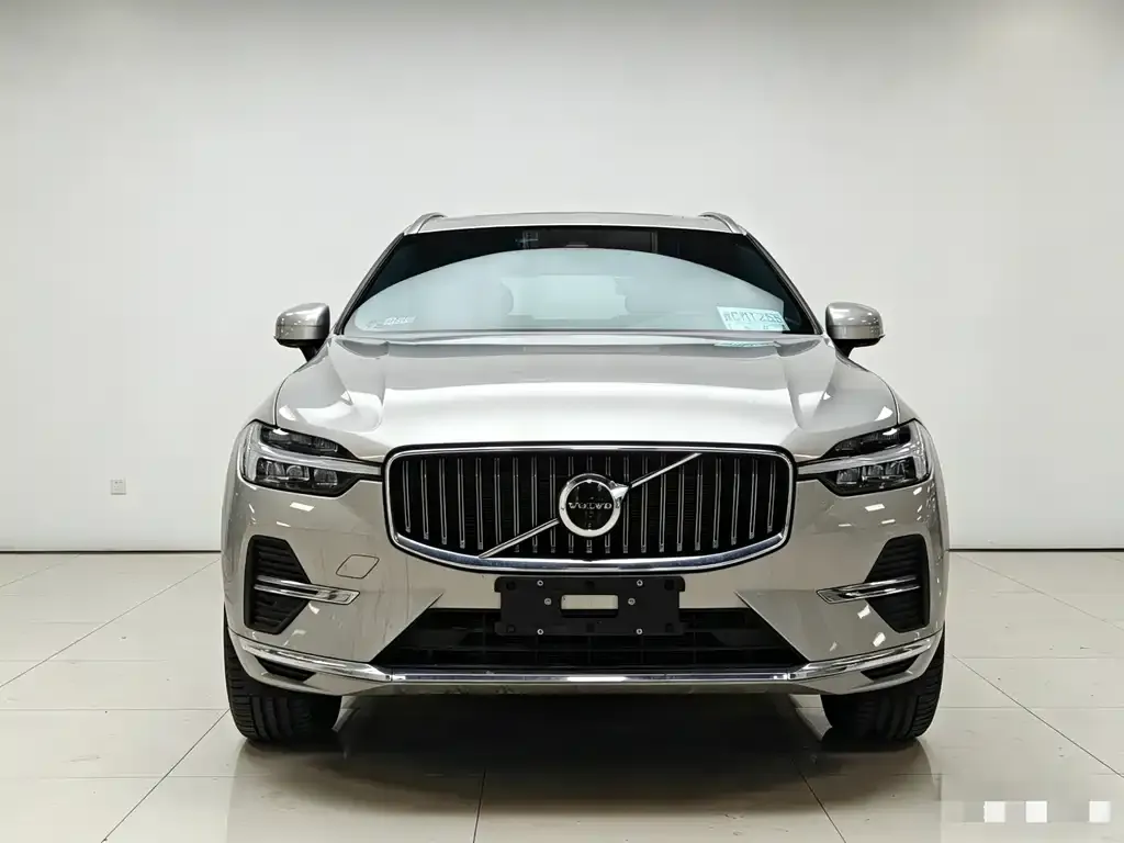 Volvo XC60 — фото 9