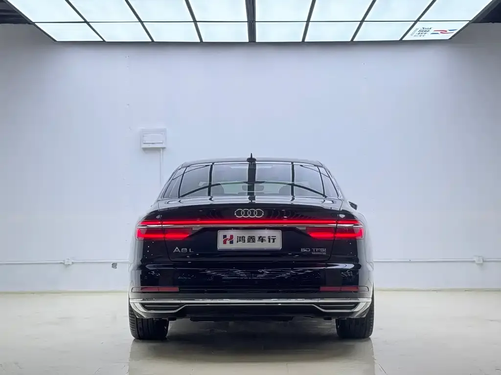 Audi A8 — фото 3